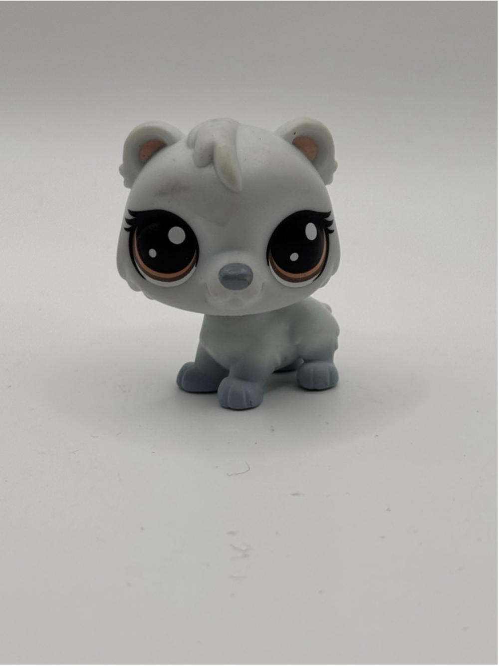 Littlest Pet Shop LPS #3-113 Lulu Doe Ice Blue Polar Bear Brown Eye Figurine Toy